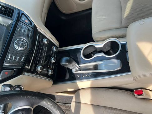 Used 2018 Nissan Pathfinder SV FWD image 17