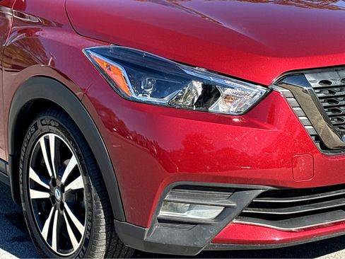 Used 2020 Nissan Kicks SR w/ SR Premium Package image 19