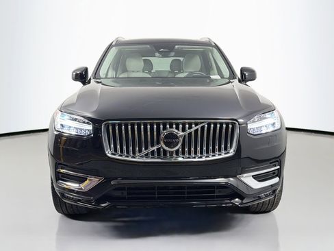 Certified 2024 Volvo XC90 B5 Plus image 2