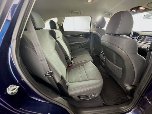 Used 2020 Kia Sorento LX FWD image 27