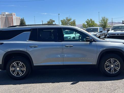 Certified 2024 Chevrolet Traverse LT AWD/4WD image 4