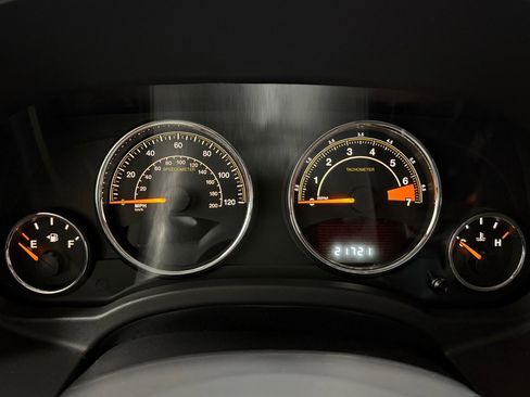 Used 2014 Jeep Compass Latitude w/ Mopar Chrome Accents Group image 14