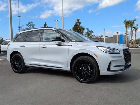 New 2026 Lincoln Corsair Reserve image 2