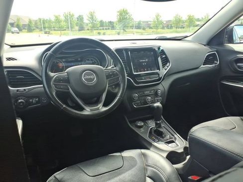 Used 2019 Jeep Cherokee Limited AWD/4WD image 9