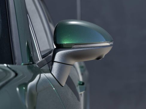 Certified 2025 Porsche Macan Electric RWD image 19
