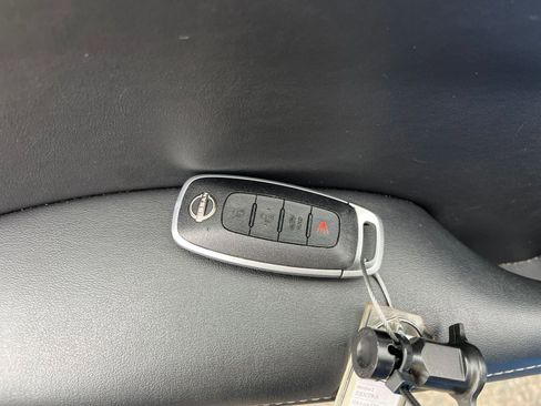 Used 2025 Nissan Sentra SV image 21