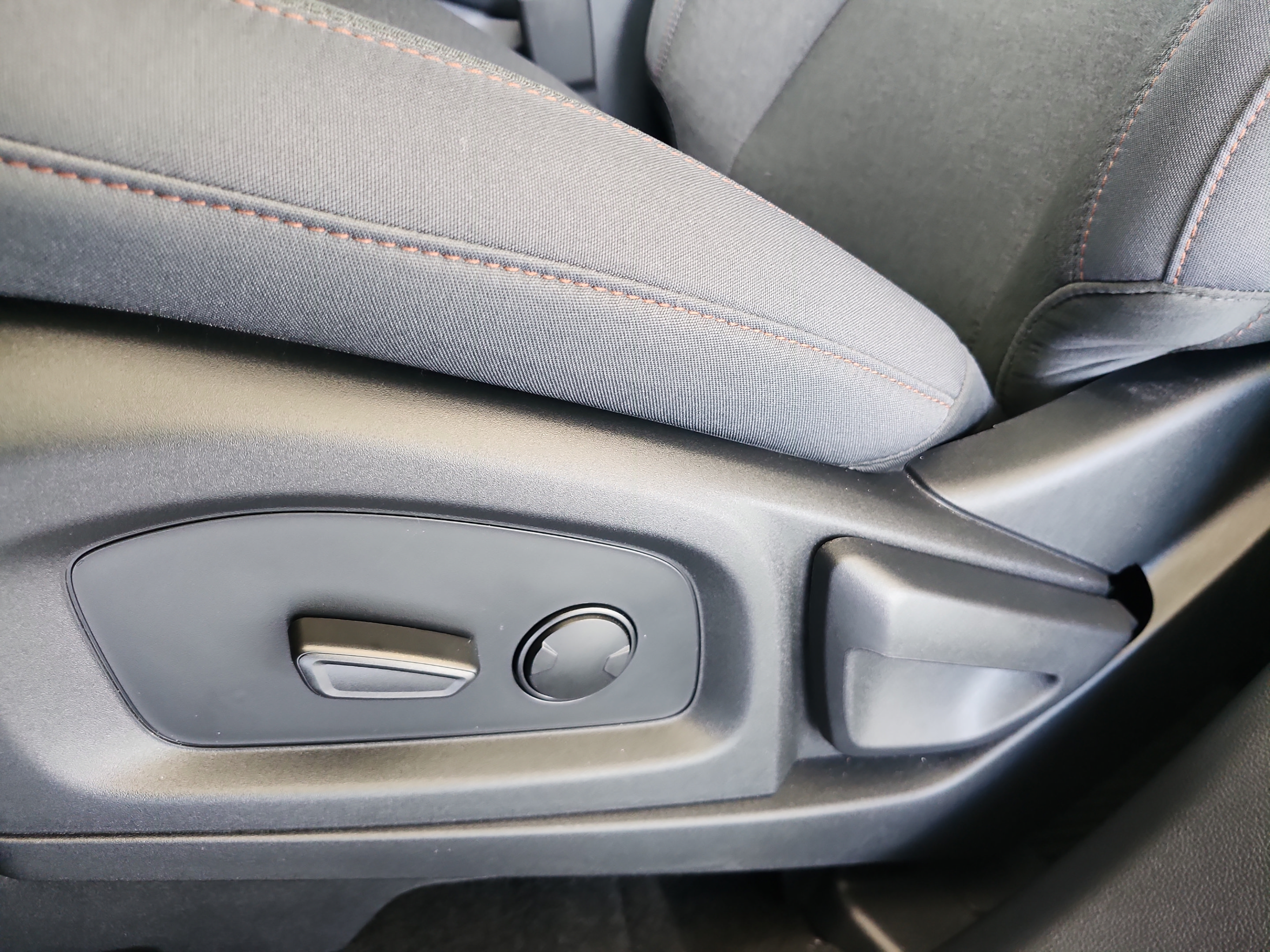 Certified 2026 Ford Explorer Active RWD image 15