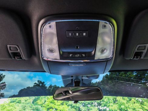 Used 2019 Jeep Grand Cherokee Laredo w/ Security & Convenience Group RWD image 32