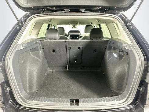 Used 2025 Volkswagen Taos SE FWD image 28