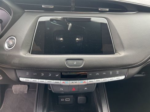 Used 2023 Cadillac XT4 Premium Luxury image 18