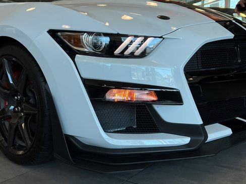 Used 2022 Ford Mustang Shelby GT500 w/ Carbon Fiber Track Pack image 13