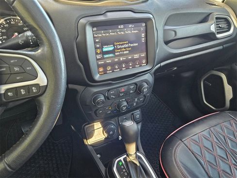 Certified 2021 Jeep Renegade Latitude w/ Luxury Group I image 21