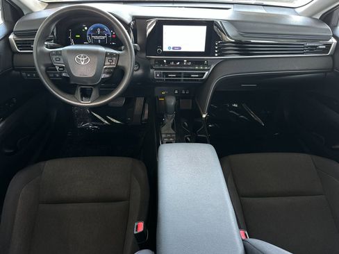 Used 2025 Toyota Camry LE FWD image 12