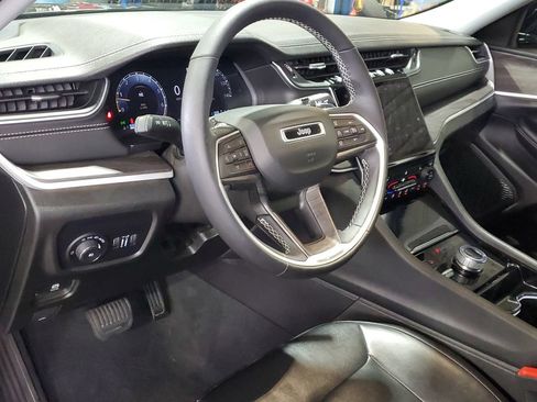 Used 2023 Jeep Grand Cherokee Limited AWD/4WD image 15