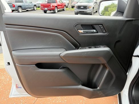 New 2025 Chevrolet Colorado LT w/ LT Convenience Package image 9