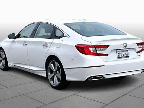 Used 2018 Honda Accord Touring image 11