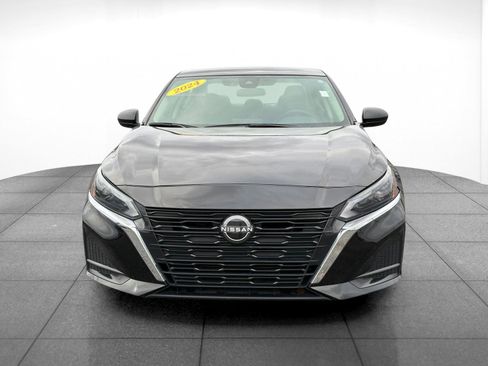 Used 2024 Nissan Altima 2.5 SV image 2