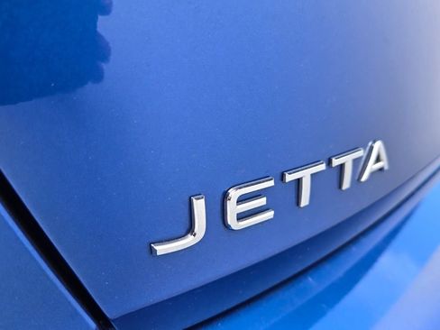 Used 2023 Volkswagen Jetta SE FWD image 11
