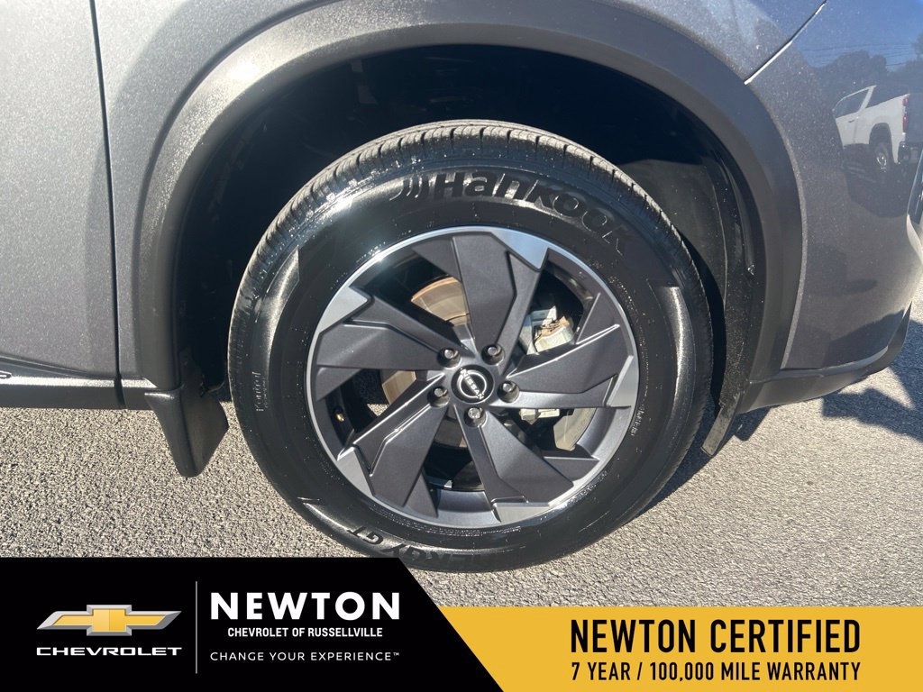Used 2025 Nissan Rogue SV FWD image 42