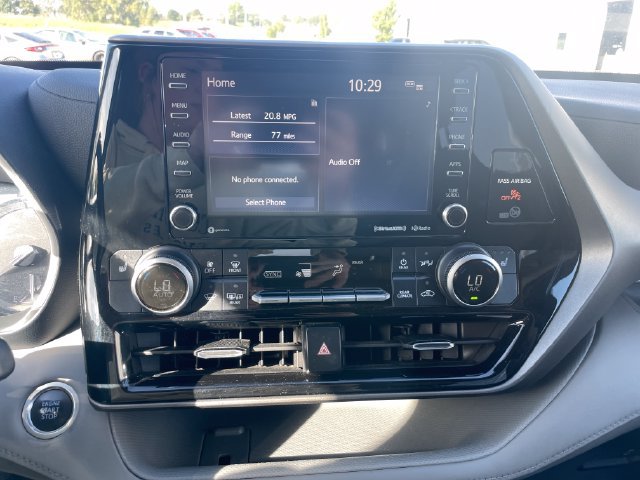 Used 2020 Toyota Highlander XLE AWD/4WD image 13