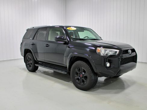 Used 2015 Toyota 4Runner SR5 AWD/4WD image 3