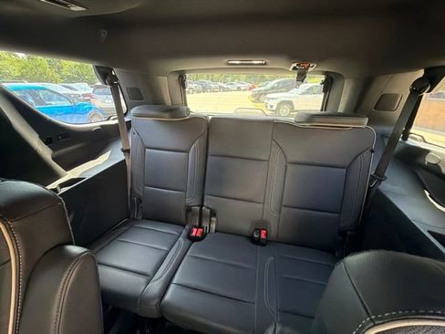 Used 2021 Chevrolet Tahoe Premier w/ Premium Package AWD/4WD image 16