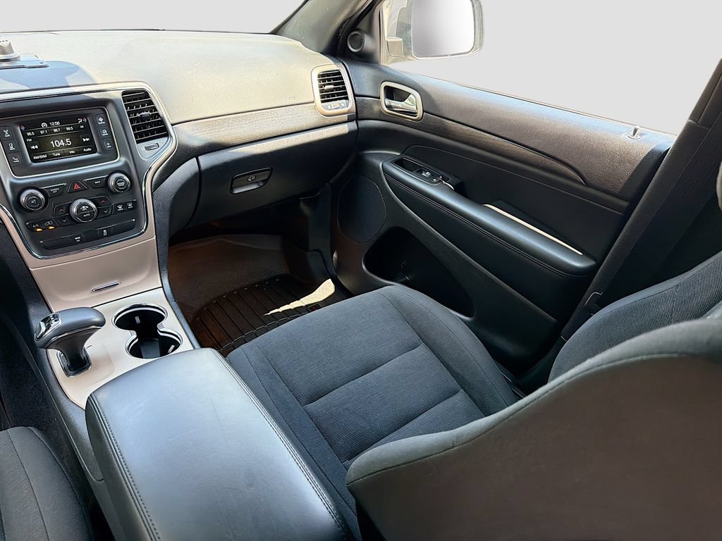 Used 2015 Jeep Grand Cherokee Laredo w/ Quick Order Package 23E AWD/4WD image 23