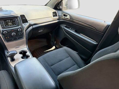 Used 2015 Jeep Grand Cherokee Laredo w/ Quick Order Package 23E AWD/4WD image 23