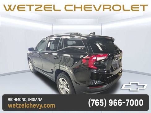Used 2023 GMC Terrain SLE w/ Driver Convenience Package FWD image 3
