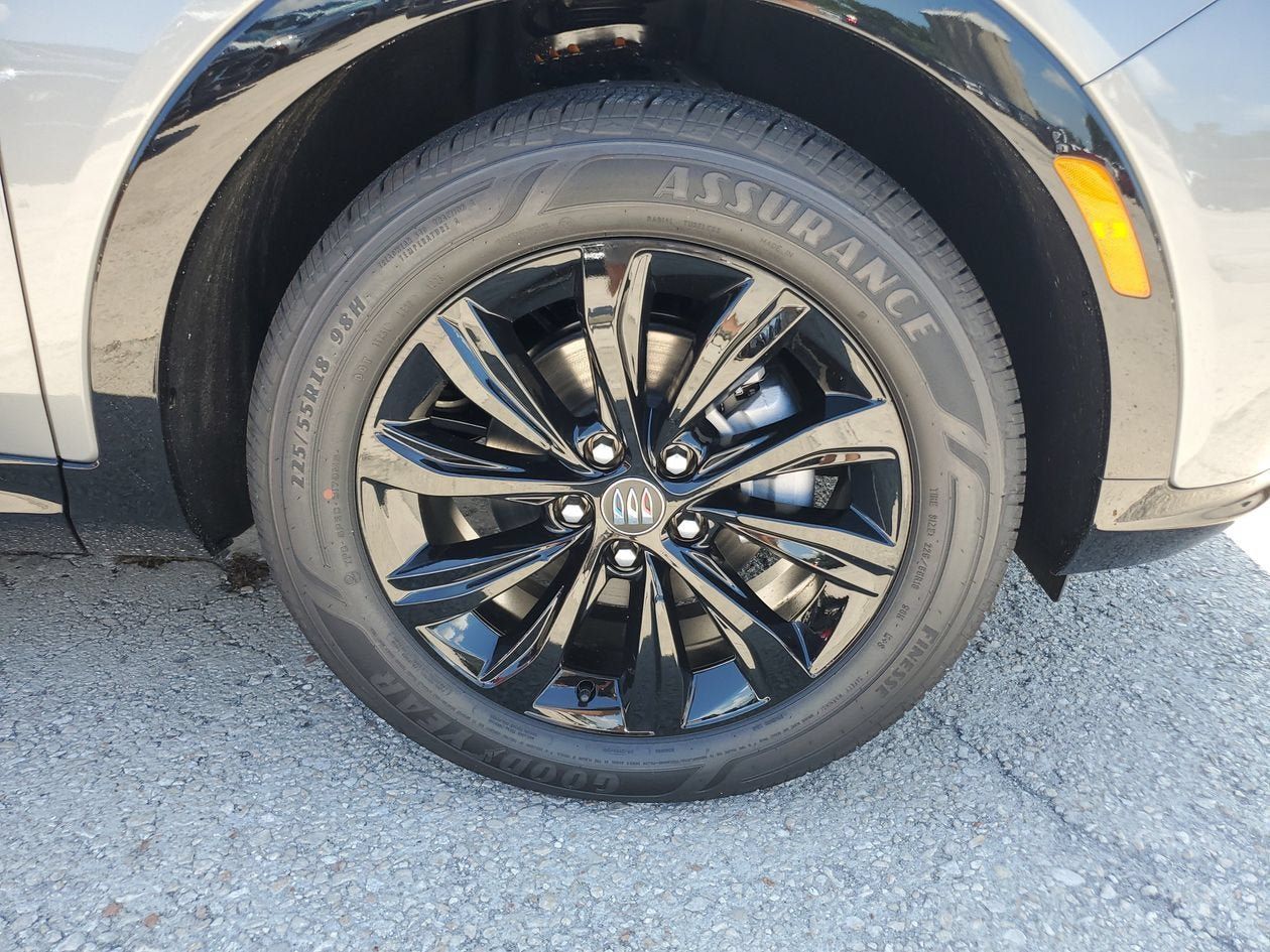 New 2026 Buick Envista Sport Touring w/ Convenience I Package FWD image 6