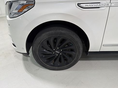 Used 2021 Lincoln Navigator L Reserve RWD image 9