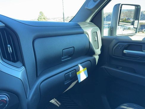 New 2026 Chevrolet Silverado 2500 Custom w/ Z71 Off-Road Package image 23