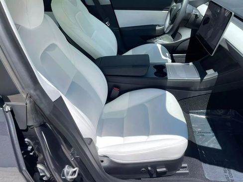 Used 2023 Tesla Model 3 Standard Range RWD image 12