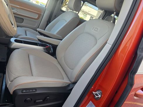 Used 2025 Volkswagen ID. Buzz 1st Edition image 19