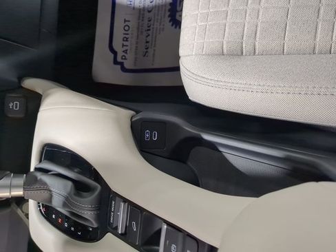 New 2025 Honda HR-V LX image 30