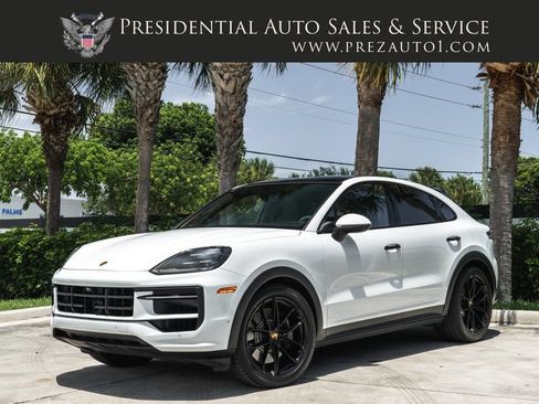 Used 2024 Porsche Cayenne S AWD/4WD image 1
