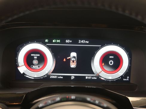 Used 2024 Nissan Pathfinder Platinum image 22