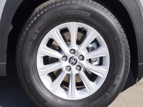 Used 2025 Toyota Grand Highlander AWD image 5