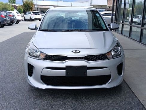 Used 2019 Kia Rio S image 3
