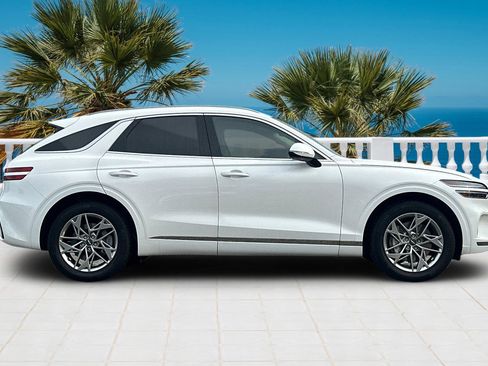 Used 2023 Genesis GV70 2.5T w/ Select Package image 4