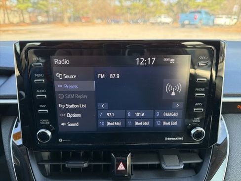 Used 2021 Toyota Corolla LE image 15