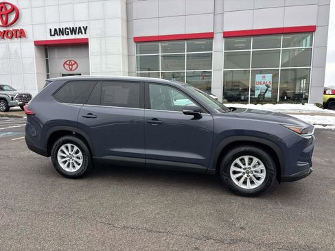 New 2026 Toyota Grand Highlander XLE image 2