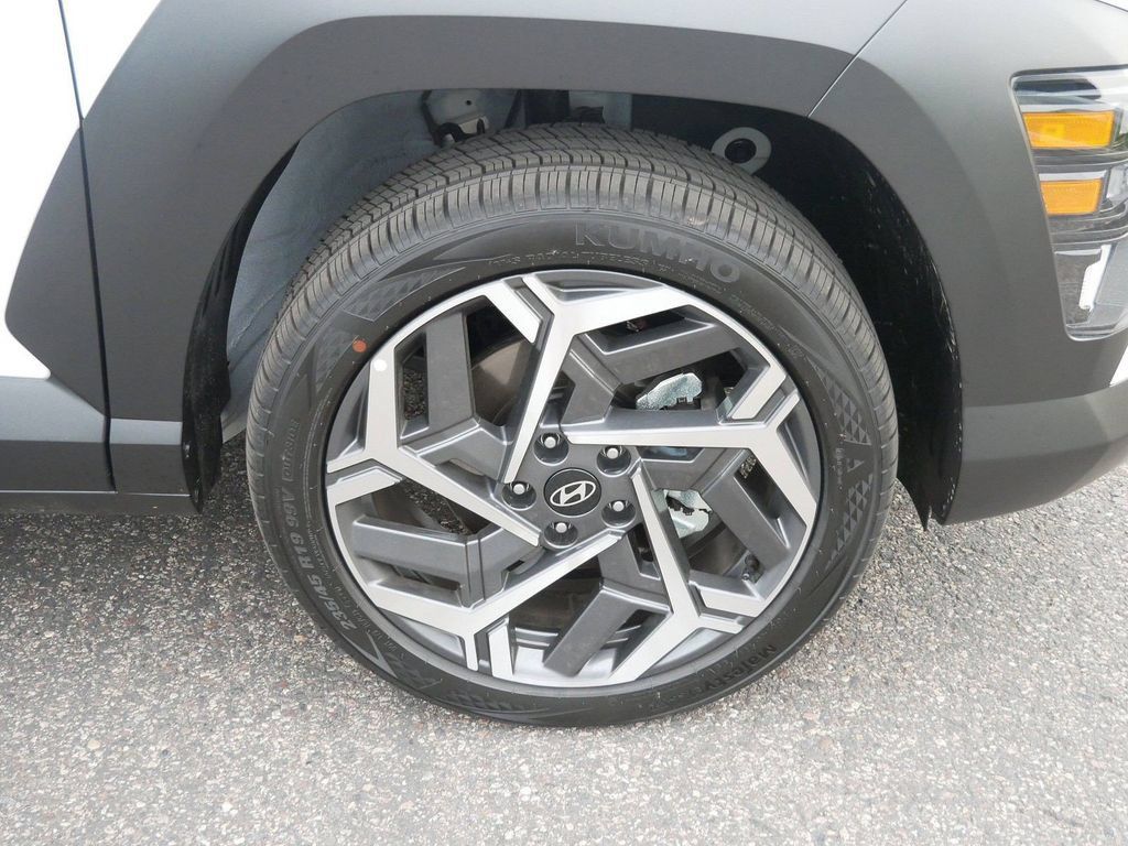 Used 2026 Hyundai Kona SEL Premium AWD/4WD image 6