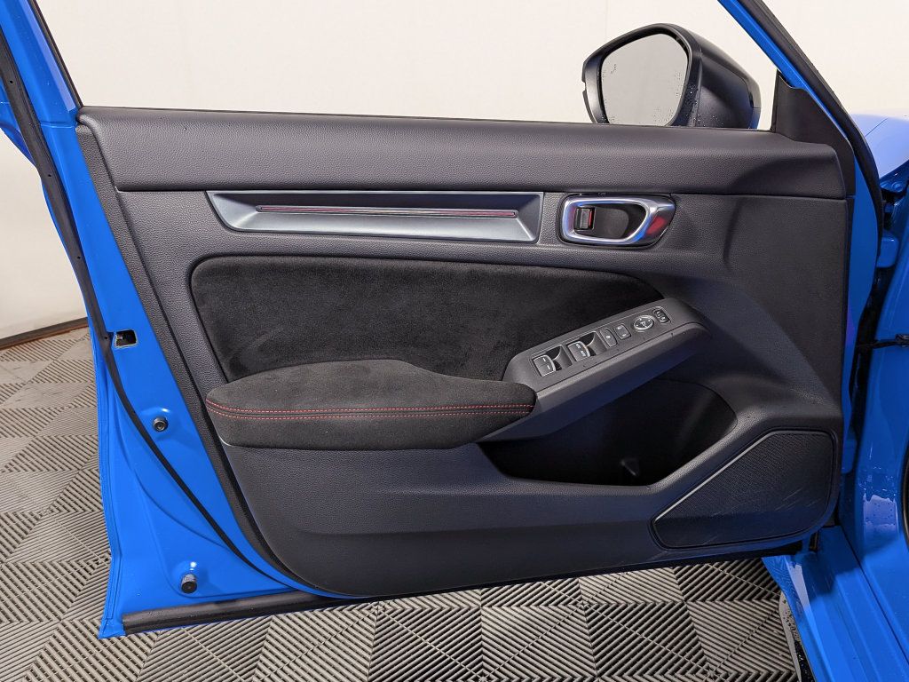 Used 2025 Honda Civic Type R image 13