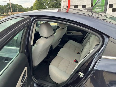 Used 2014 Chevrolet Cruze LT w/ Technology Package FWD image 20