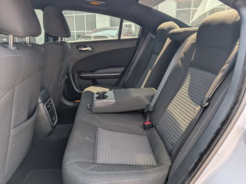 Used 2022 Dodge Charger SXT w/ Driver Convenience Group RWD image 29