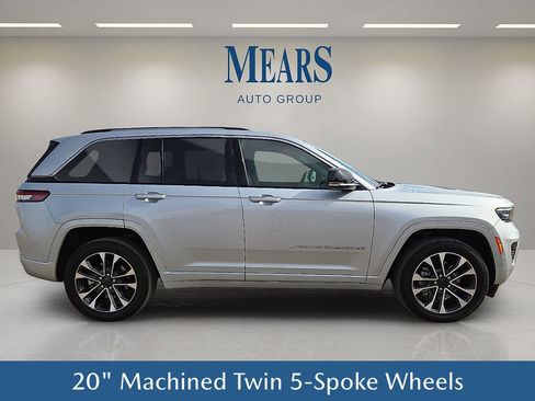 Used 2023 Jeep Grand Cherokee Overland w/ Luxury Tech Group IV AWD/4WD image 7