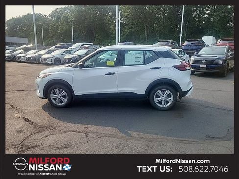 Used 2025 Nissan Kicks Play S FWD image 1