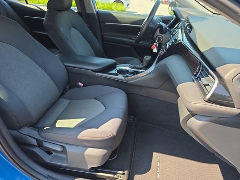 Used 2019 Toyota Camry LE FWD image 32