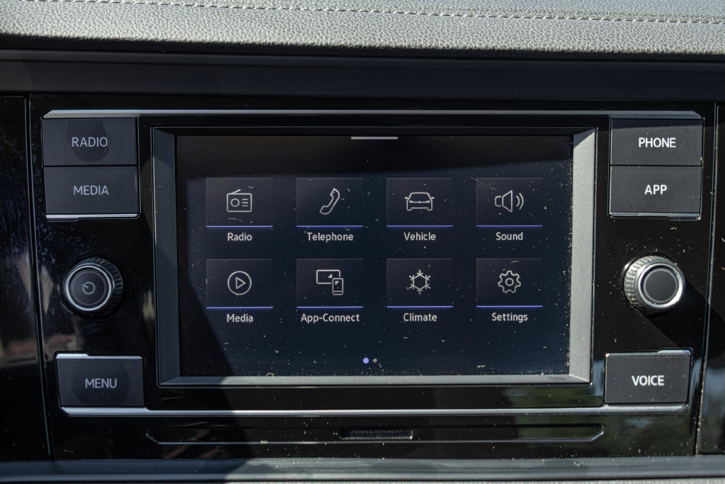 Certified 2024 Volkswagen Jetta SE FWD image 17